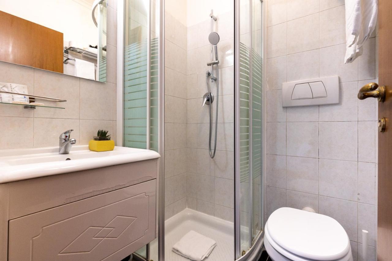 Alveare Bed & Breakfast Rome Bagian luar foto