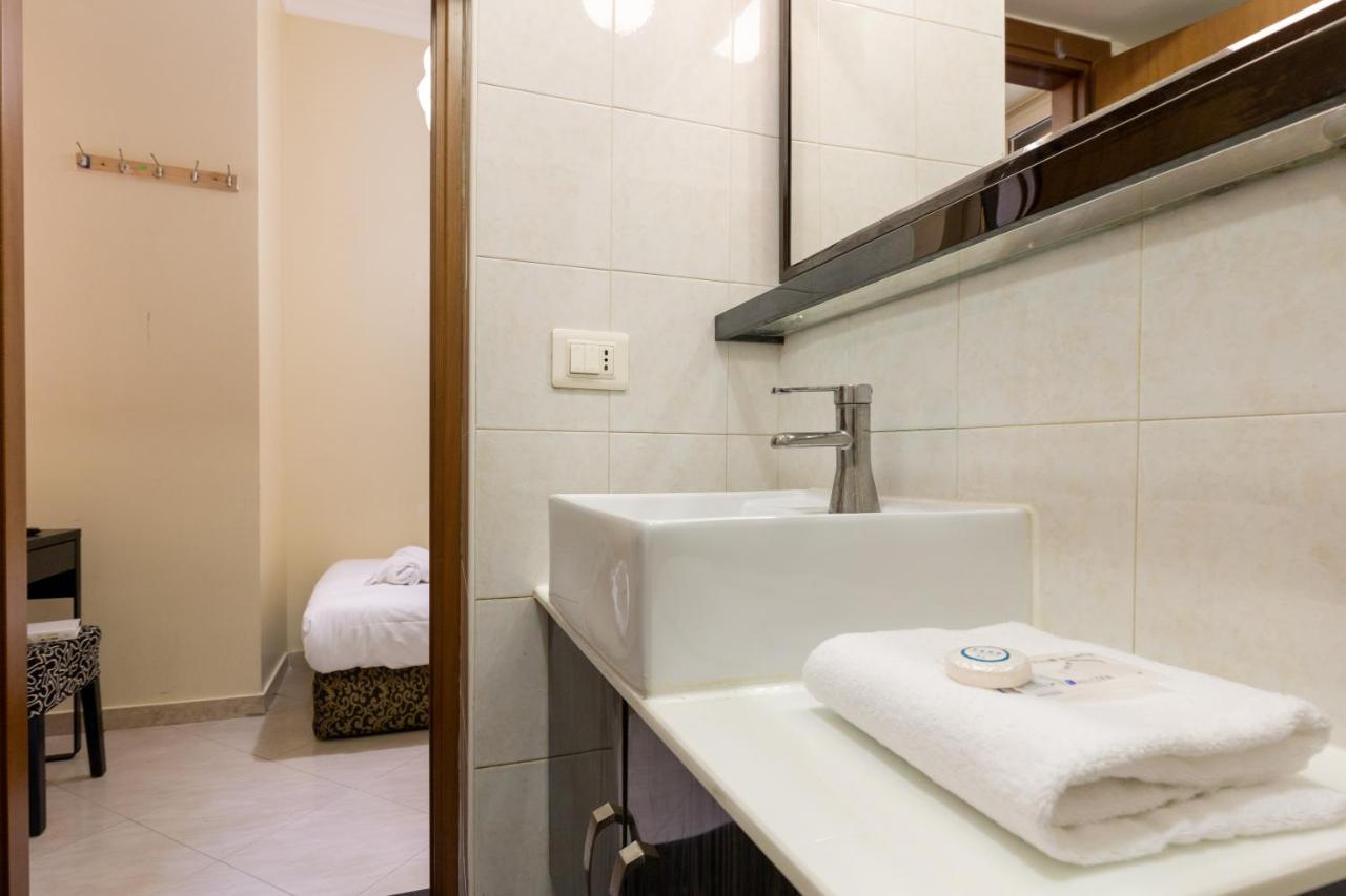 Alveare Bed & Breakfast Rome Bagian luar foto